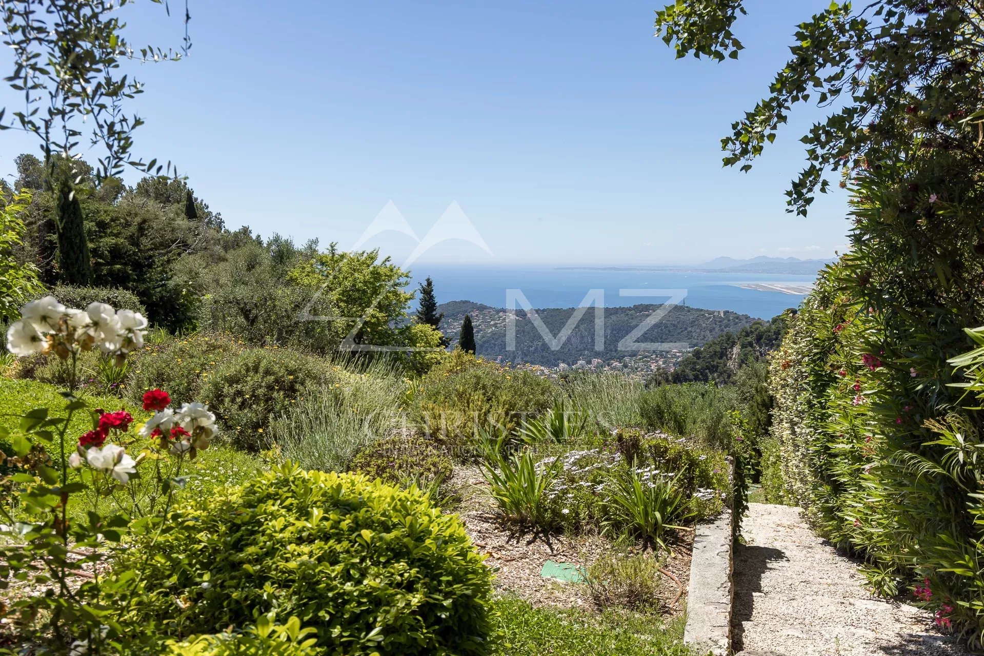 Villa contemporaine avec vue mer panoramique