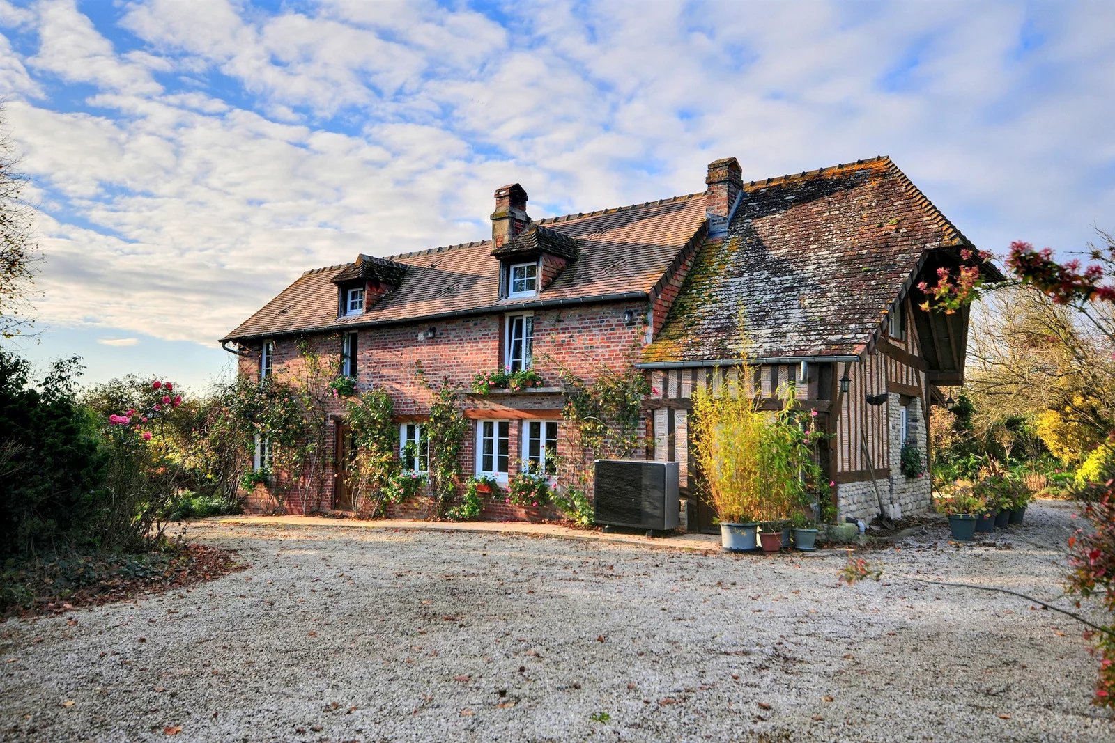 Propriété normande, paddocks et dépendances