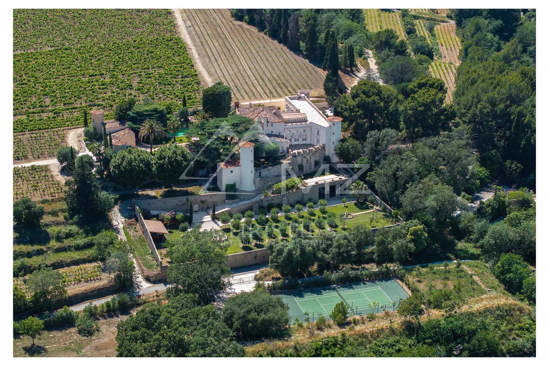 Saint-Cyr-sur-Mer, Château provençal au coeur des vignes