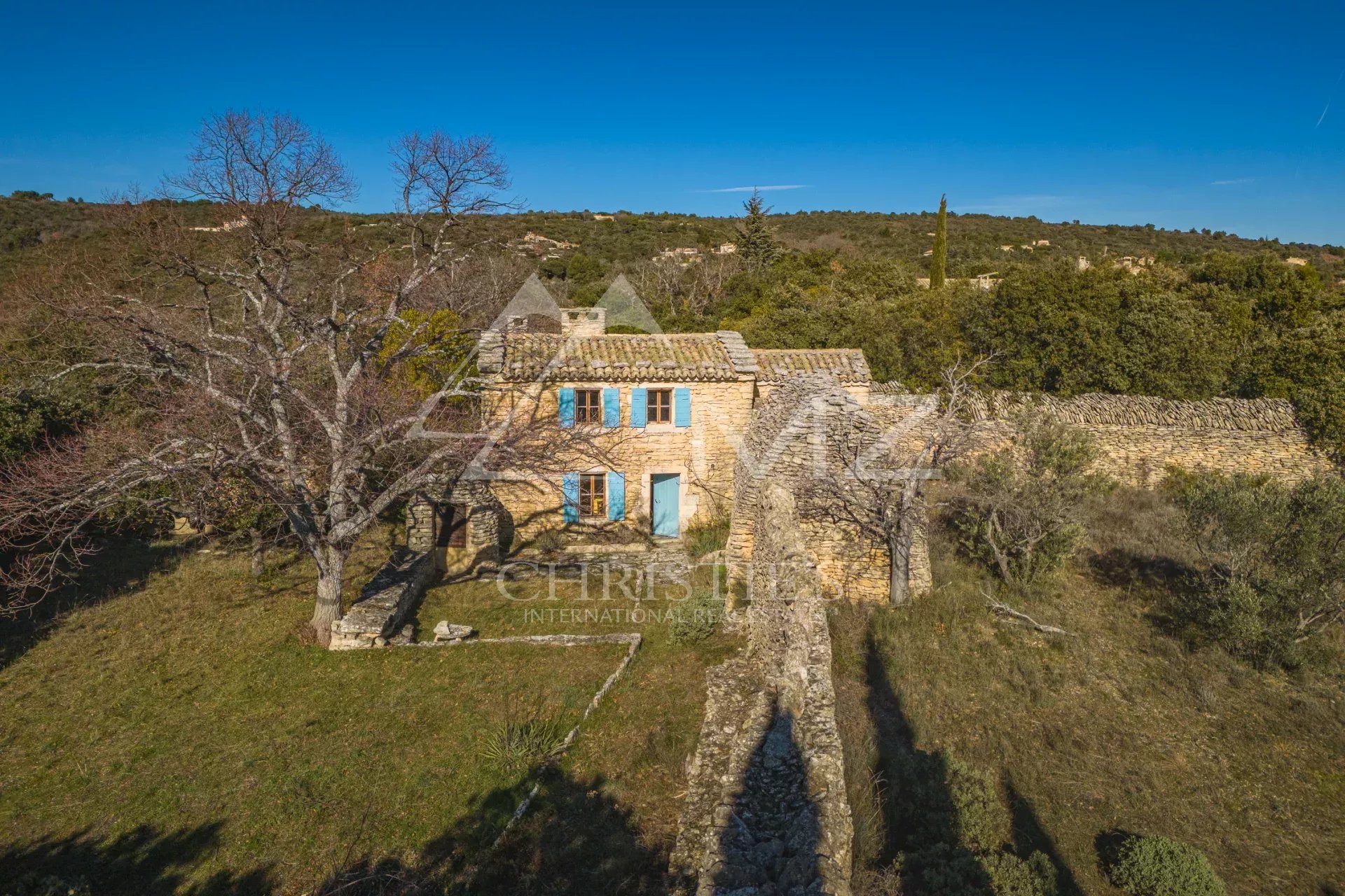 ALTER PROVENZALISCHER SCHAFSTALL ZUM RENOVIEREN - PANORAMABLICK - BAUGRUNDSTÜCK