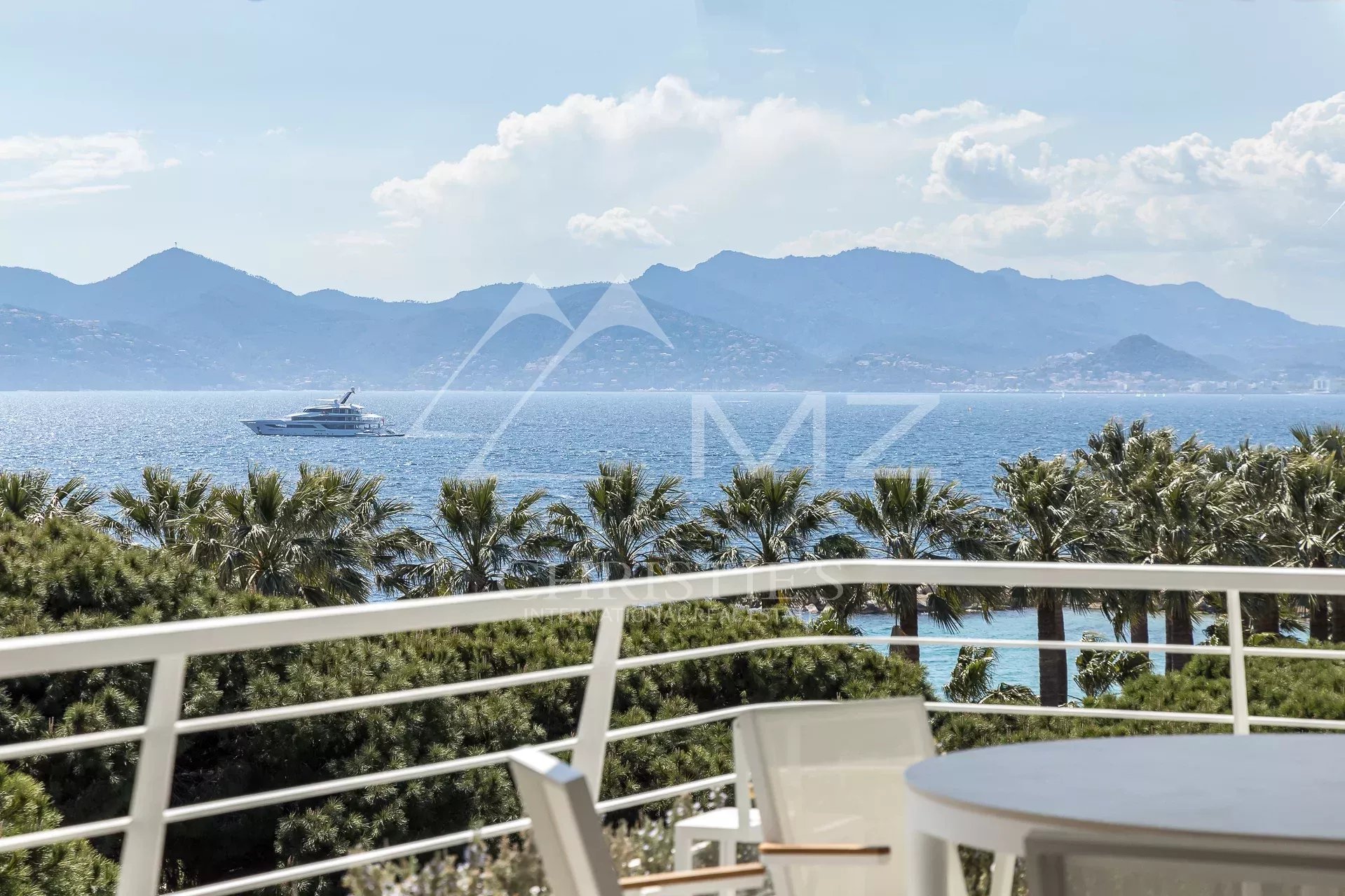 Cannes Croisette - Palm Beach - 4p fully renovated - Panoramic sea view.