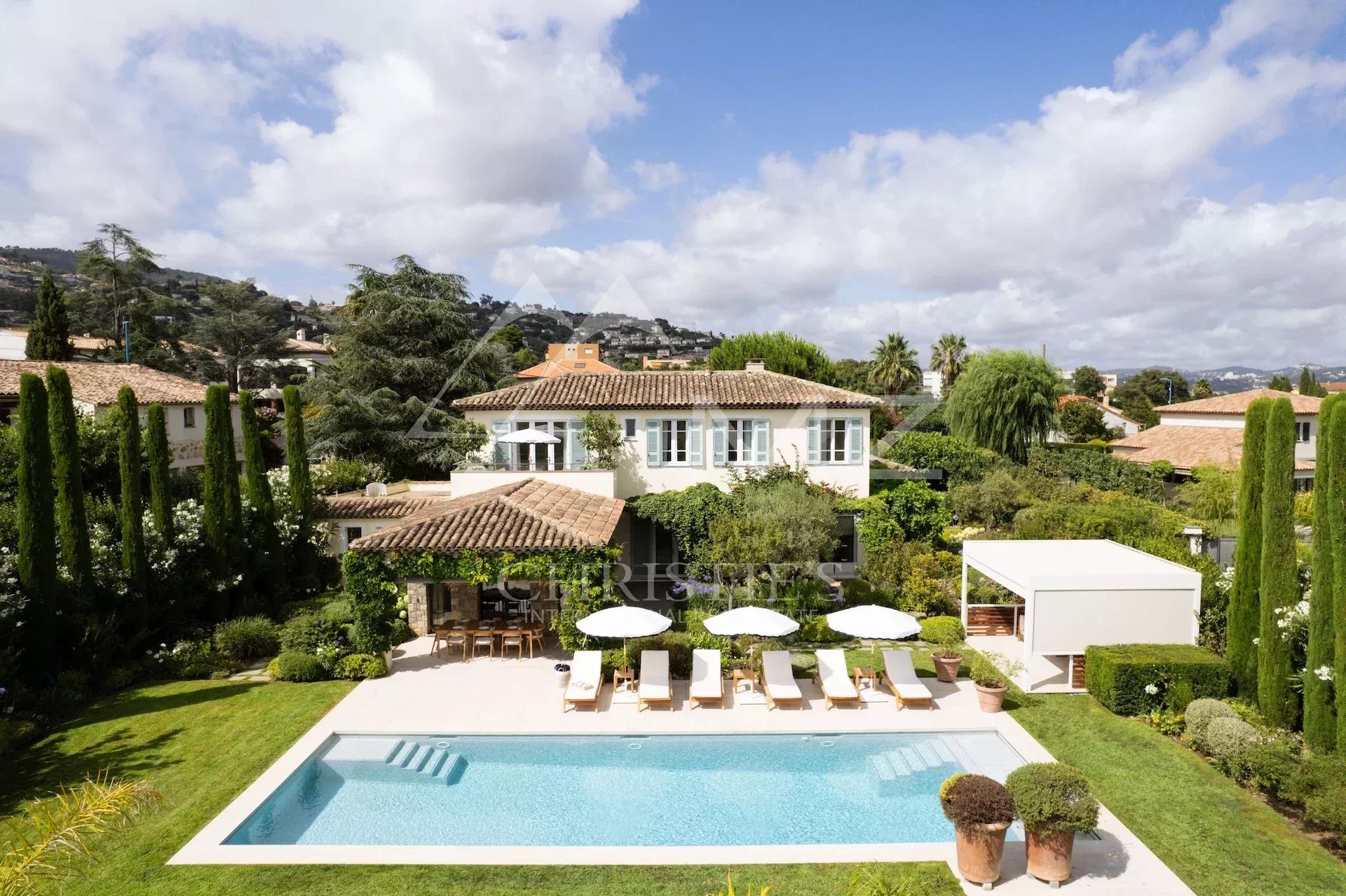 Nahe Cannes - wunderschöne Villa mit 4 Schlafzimmern