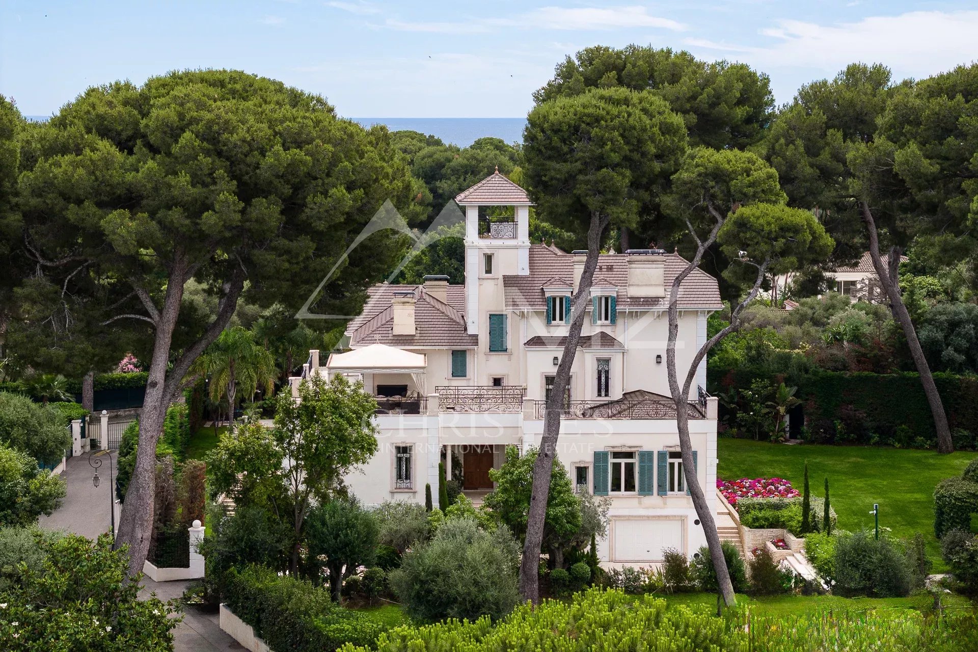 Cap d'Antibes - Magnifique Propriété avec Deux Maisons dans domaine privé