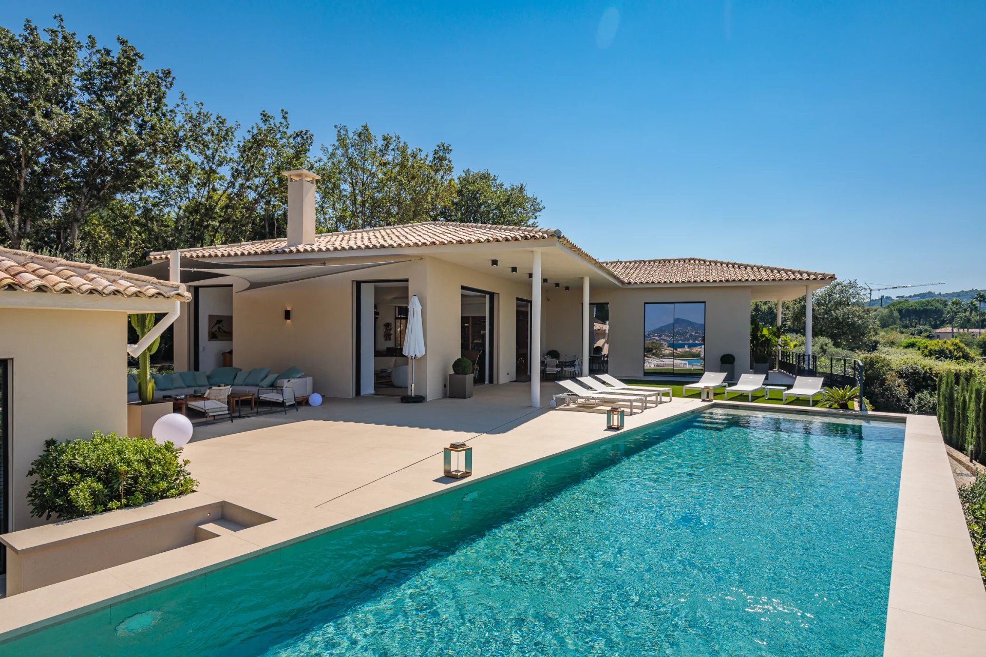 Saint-Tropez centre - Villa contemporaine vue mer exceptionnelle