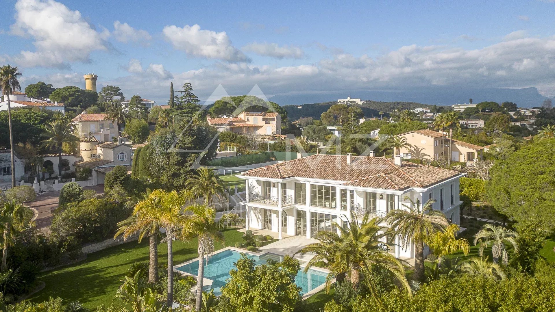 Super Cannes - Unique new Florentine style property