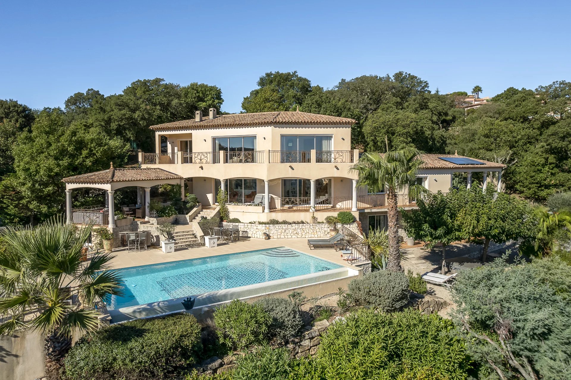 Hauteurs de Mandelieu - Les Adrets de l'Estérel - Villa de charme avec vue mer