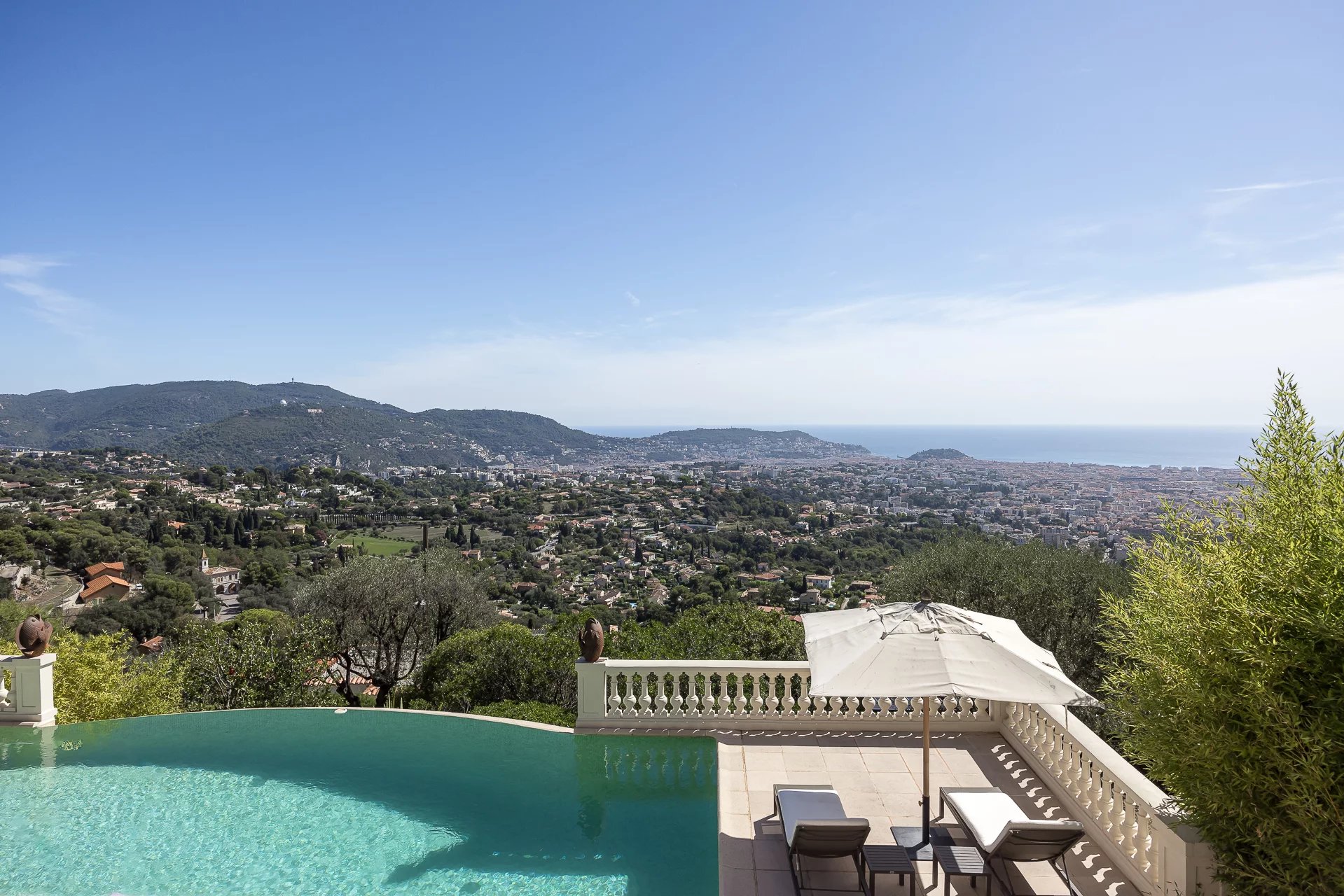 CHARMANTE VILLA AVEC PISCINE ET VUE MER SPLENDIDE