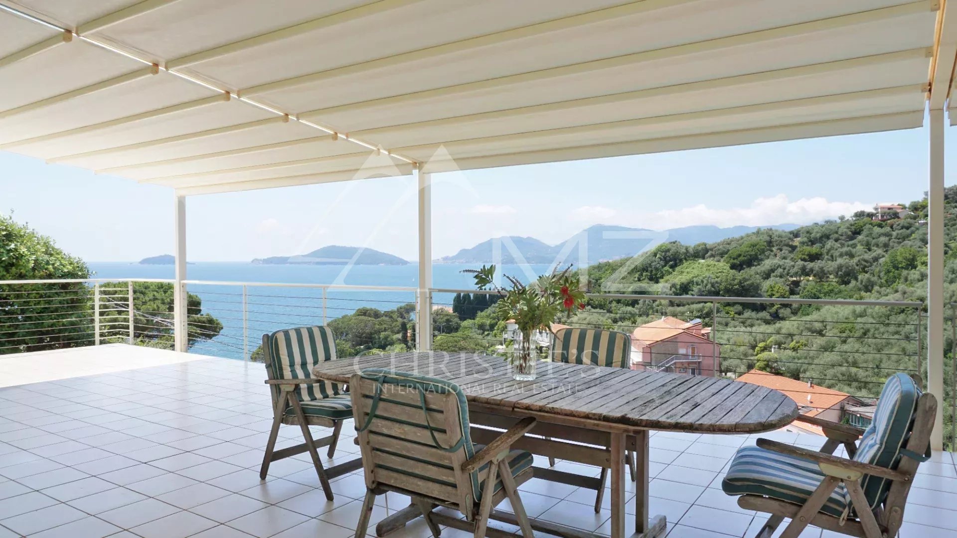 Elegant modern villa with large windows and sea view over the Gulf of Poets in Fiascherino, Lerici