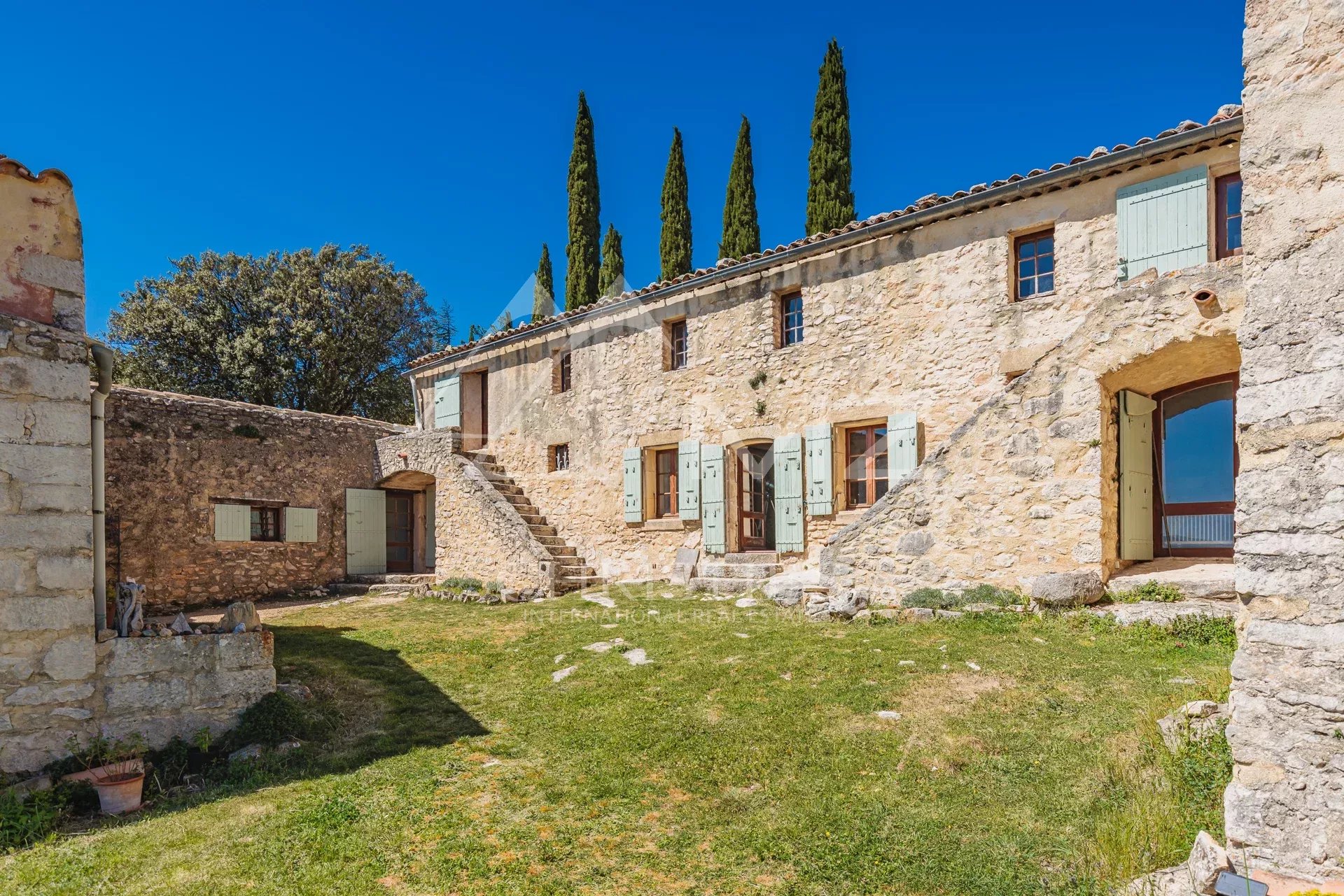 Authentique Mas en plein cœur du Luberon