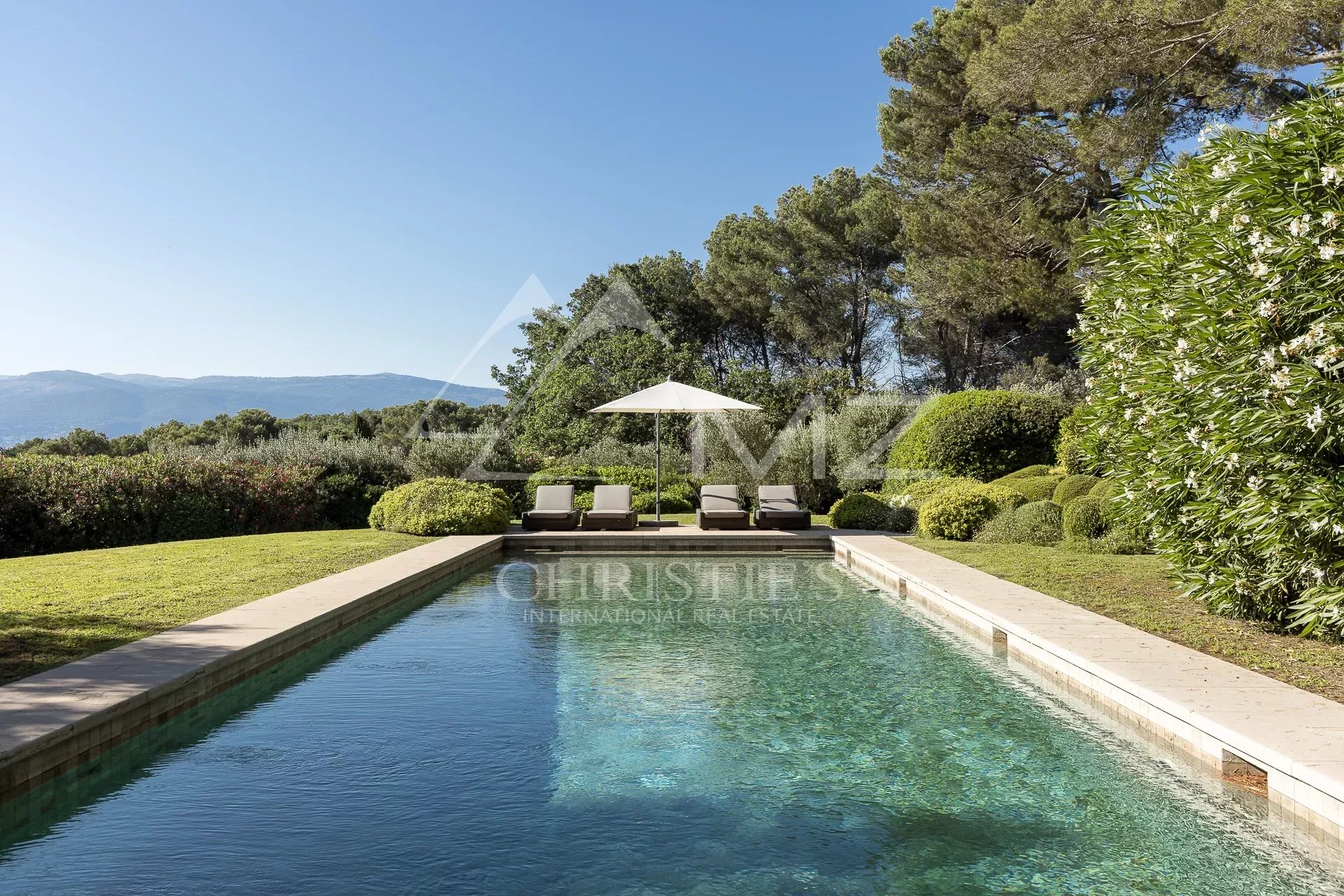 Mougins - Superb stone farmhouse