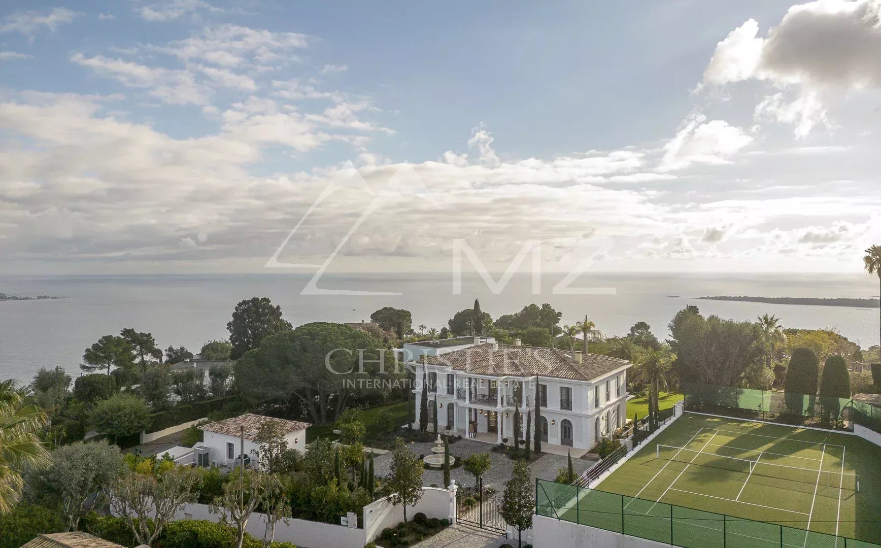 Super Cannes - Unique new Florentine style property