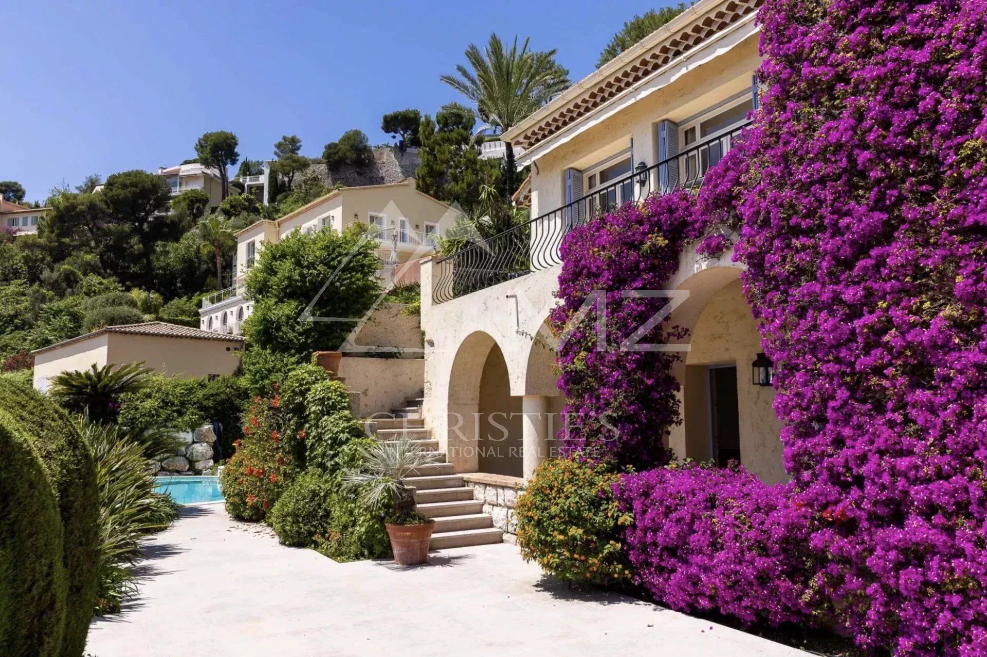 Charmante Villa mit Panorama-Meerblick