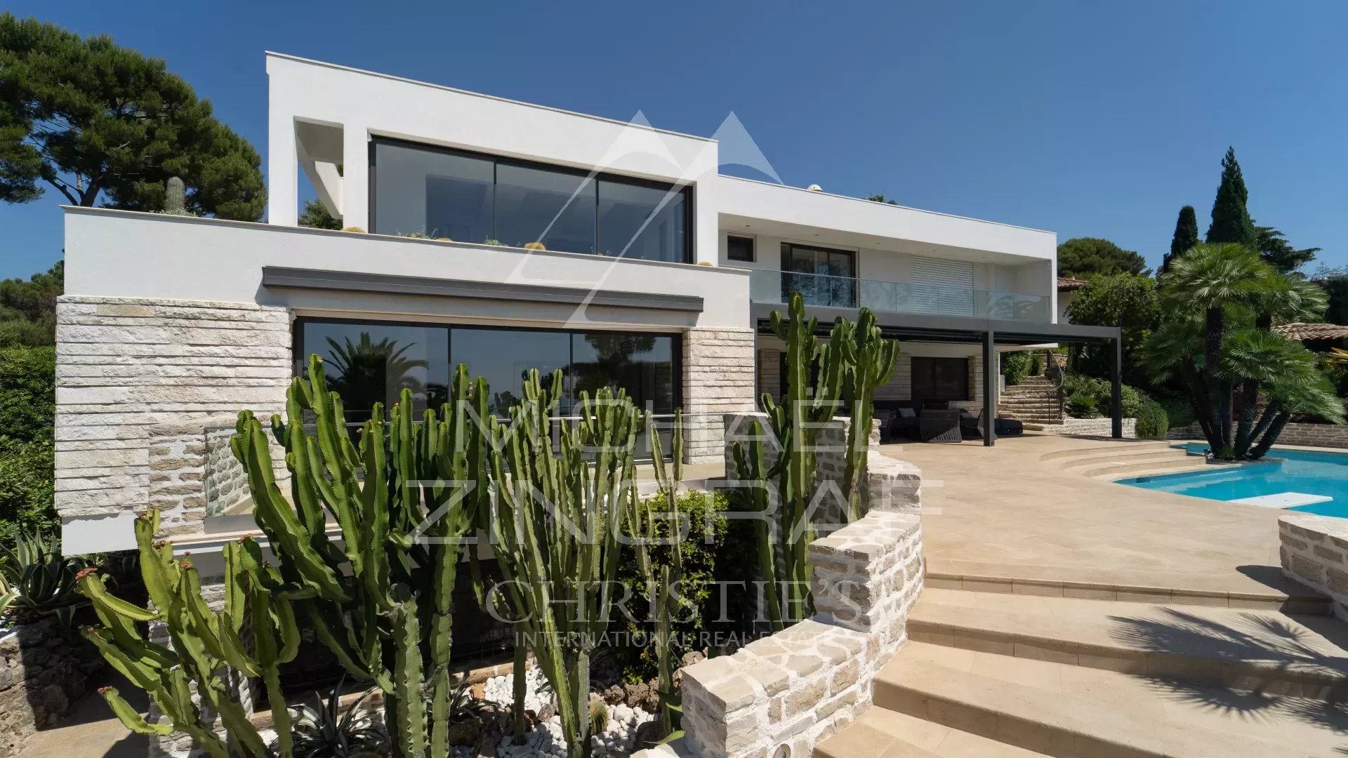 Contemporary Property  panoramic Sea view in Prestigious Estate.