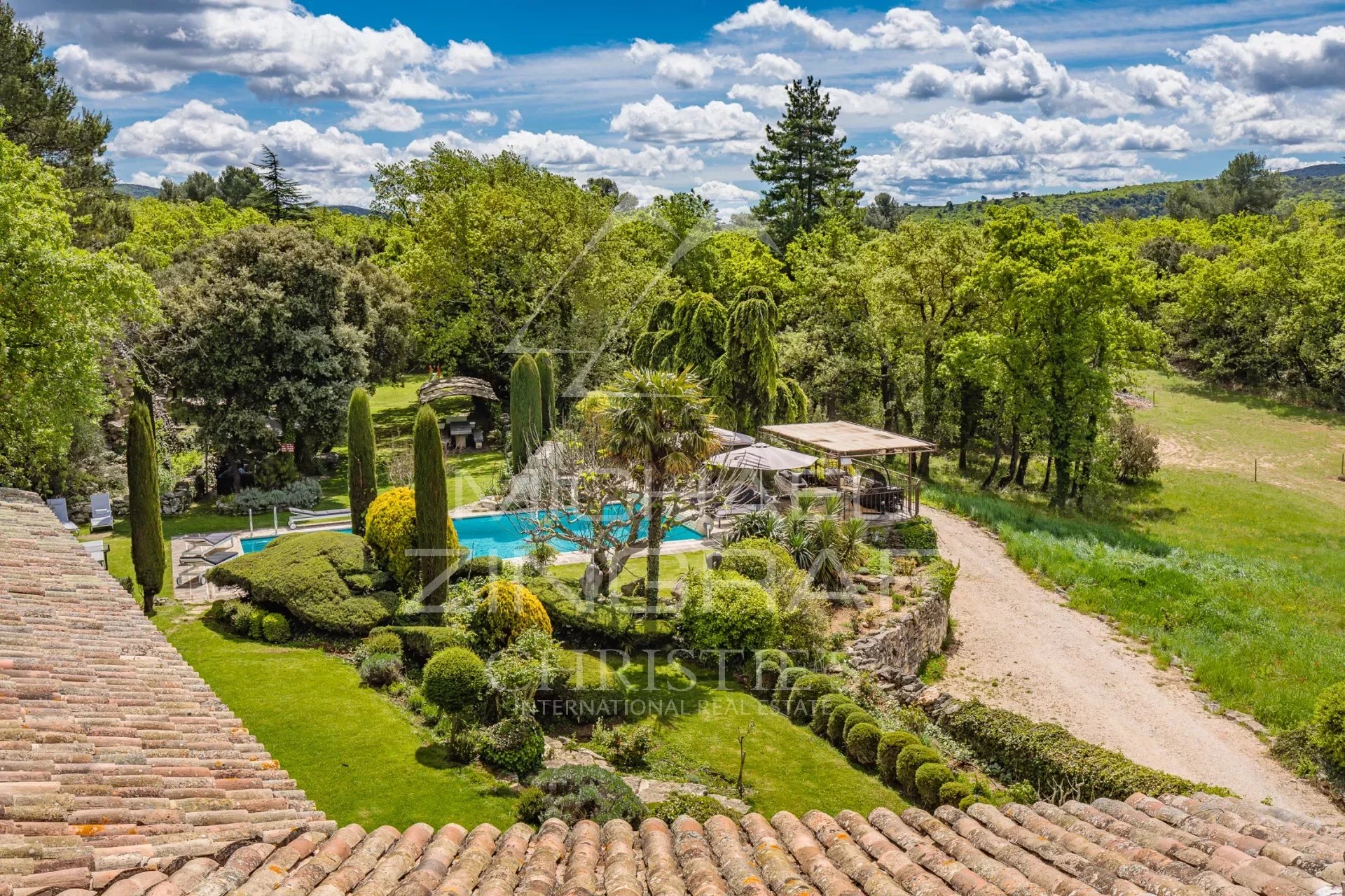 Bonnieux - Gorgeous property with heated pool