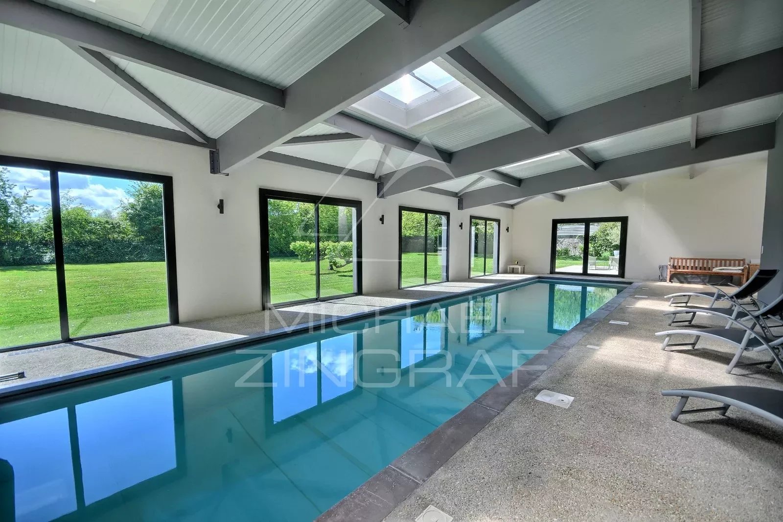 Côte de Grâce, house with indoor pool