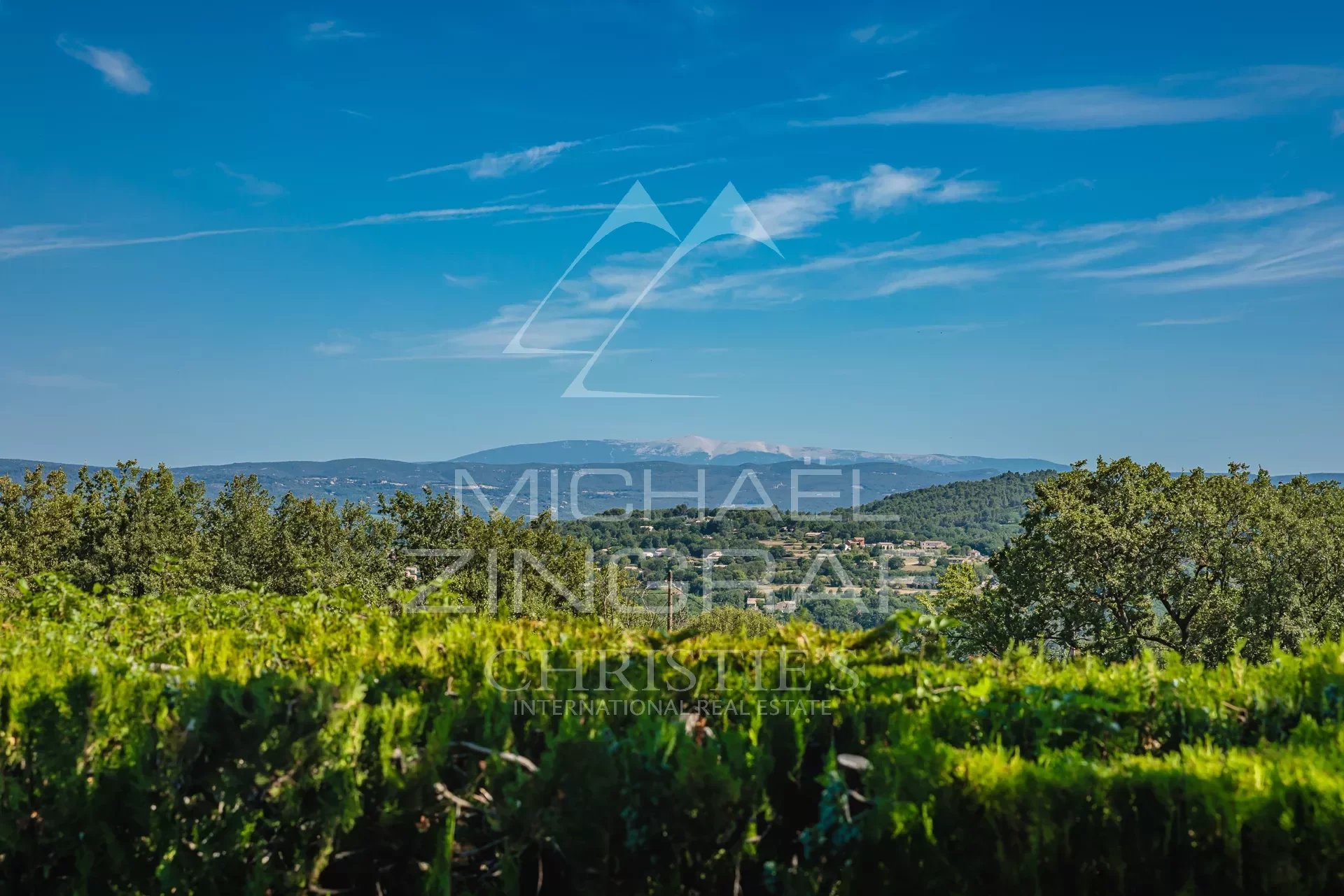 MAS DE HAMEAU AVEC VUE ET PISCINE