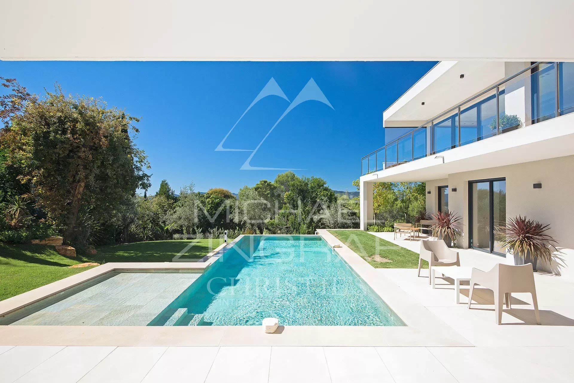 Near Cannes - Modern Villa