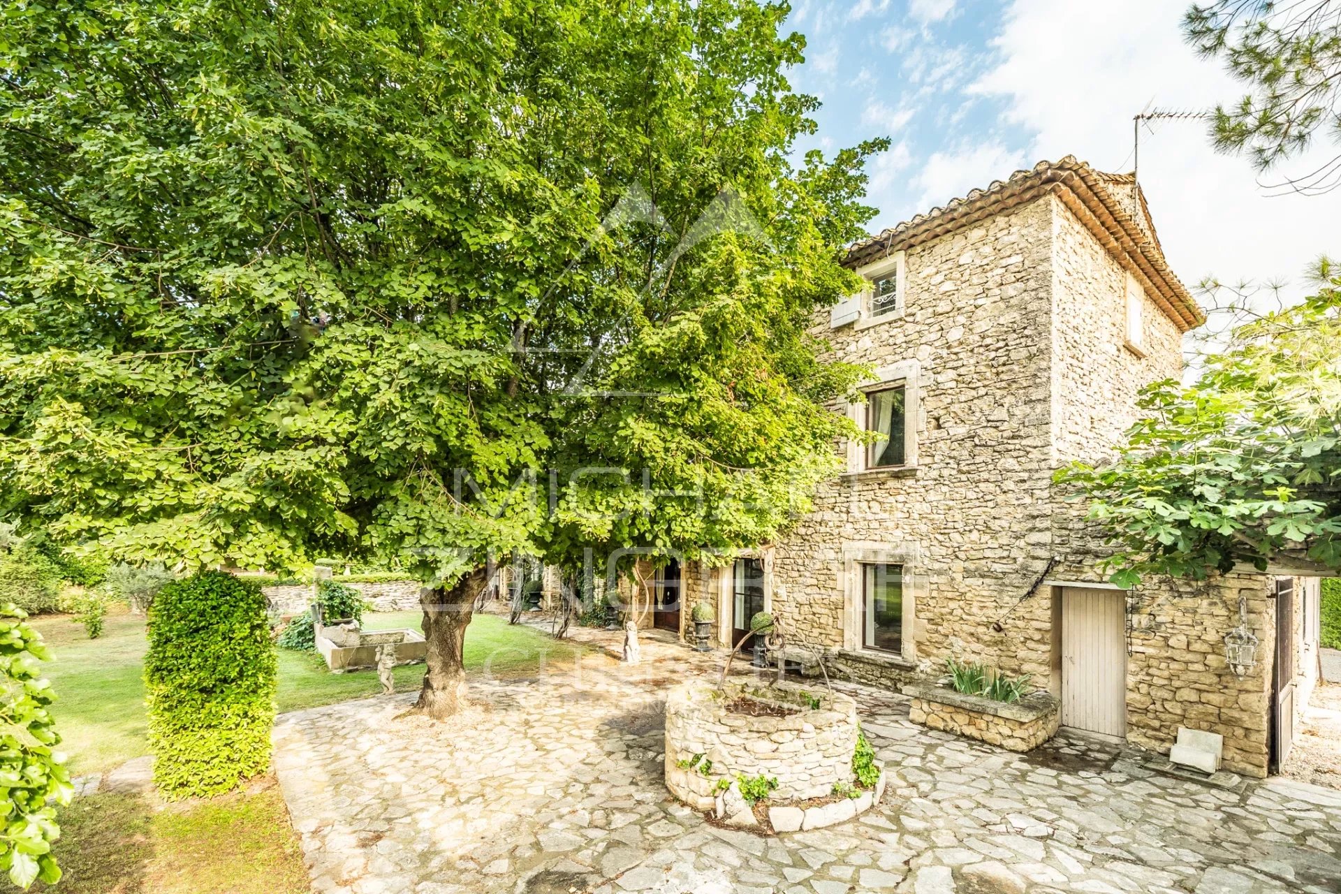 Charmant mas provençal proche de l'Isle-sur-la-Sorgue