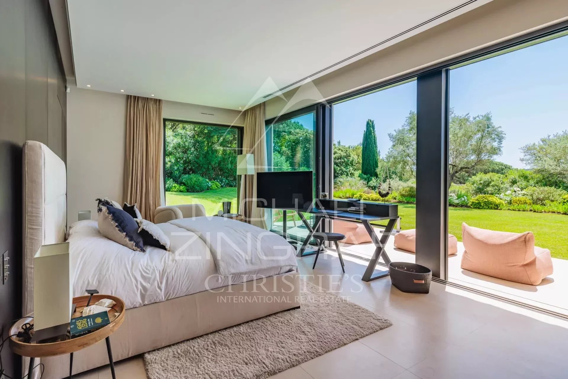 Exclusivité - Saint-Tropez - Les Parcs - Magnifique villa contemporaine