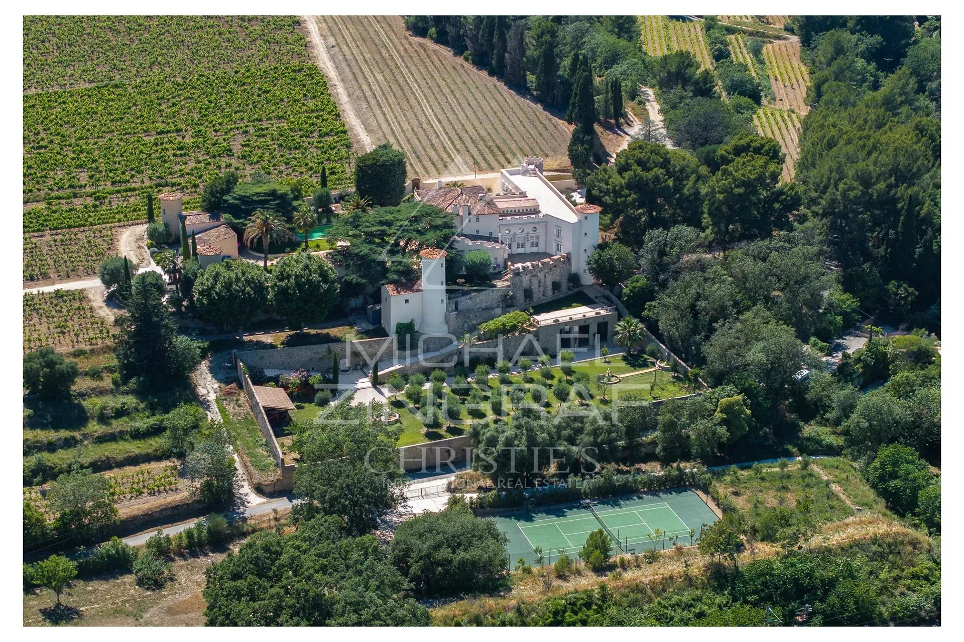 Saint-Cyr-sur-Mer, provenzalische Schloss im Herzen der Weinberge