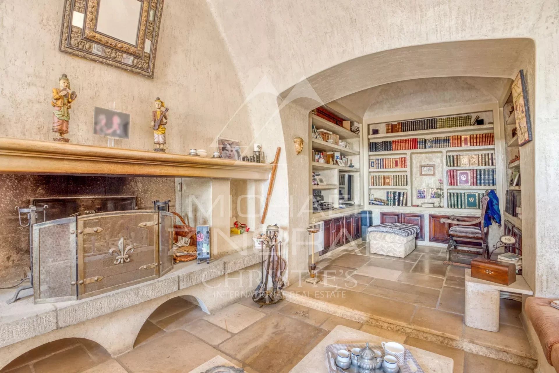 NICE RIMIEZ - PROVENCAL CHARACTER PROPERTY WITH POOL