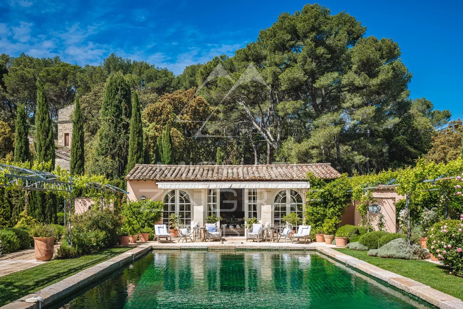 Luxueuse propriété avec jardin paysager près de Saint Rémy de Provence