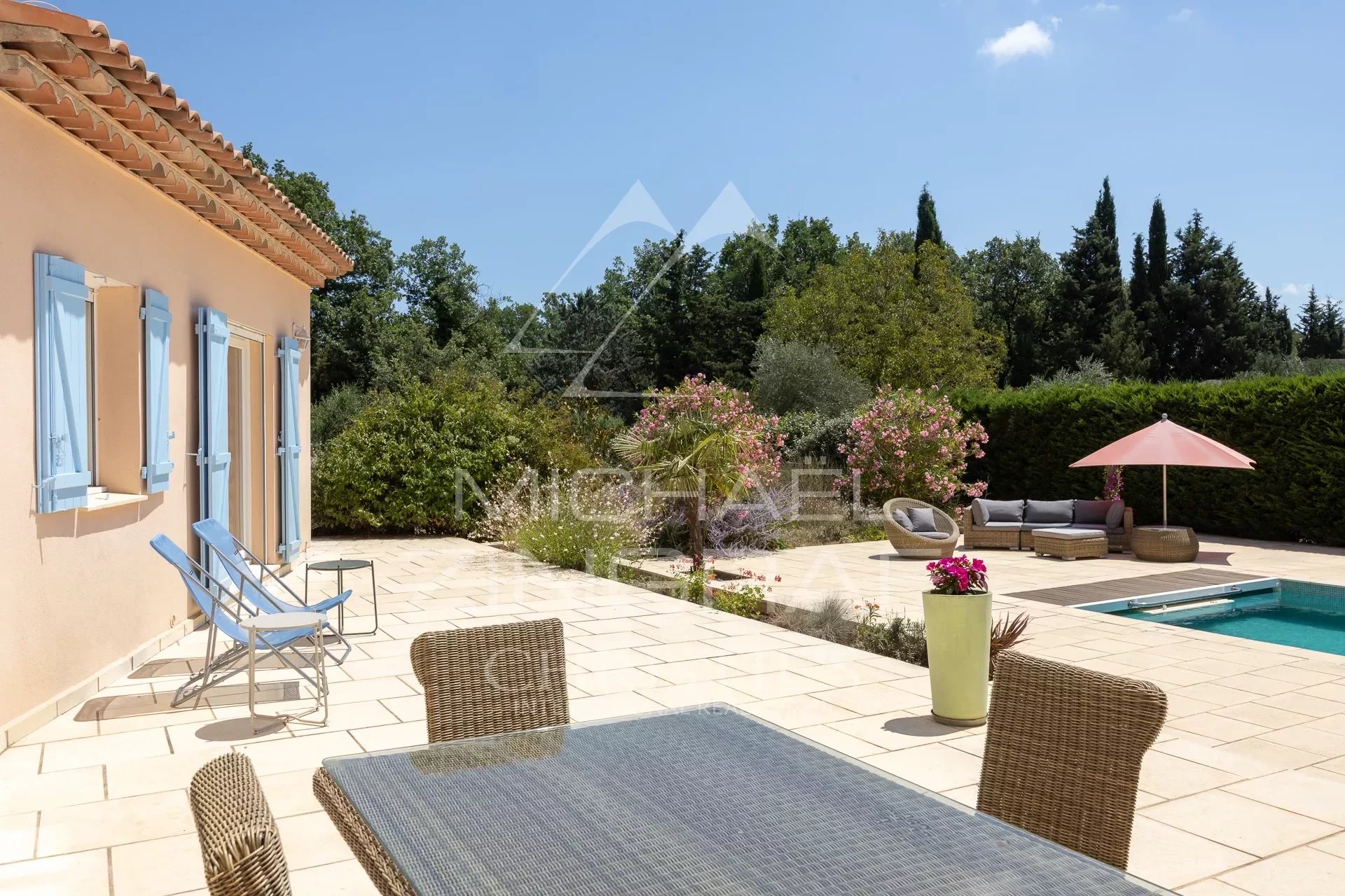 A l'orée d'un bois , villa 5p avec piscine au calme