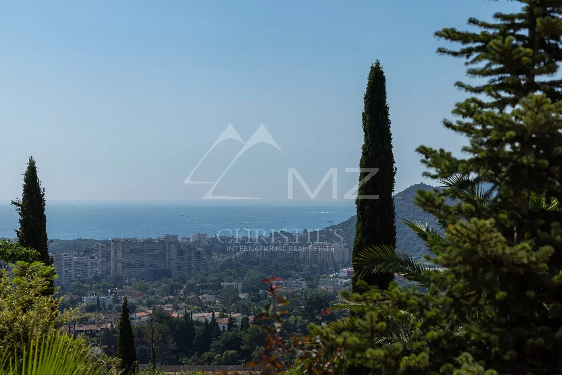 Mandelieu-La Napoule - Propriété de caractère avec vue dégagée jusqu'à la mer