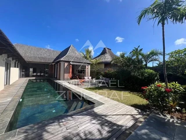 Balinese-Style Villa in Pereybere