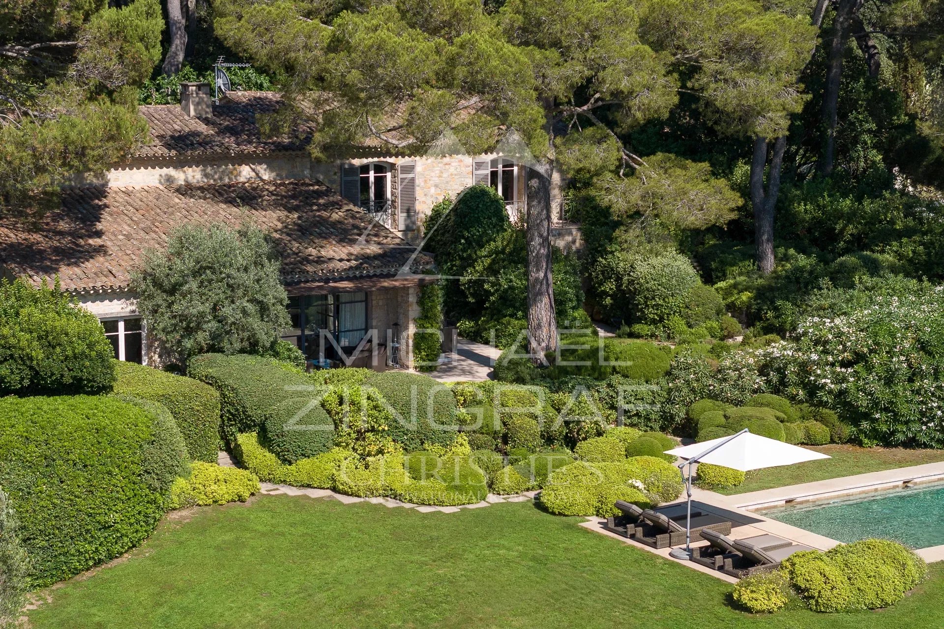 Mougins - Superb stone farmhouse