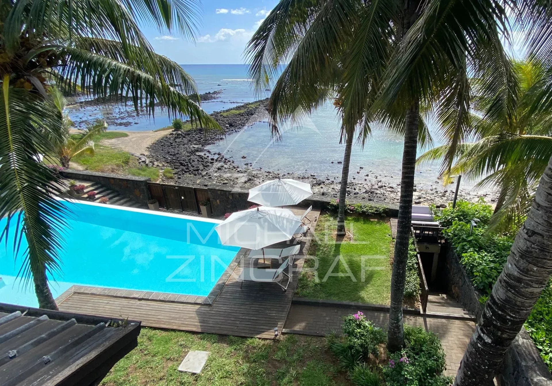 Seafront 3 bedrooms Penthouse - Pointe aux Biches