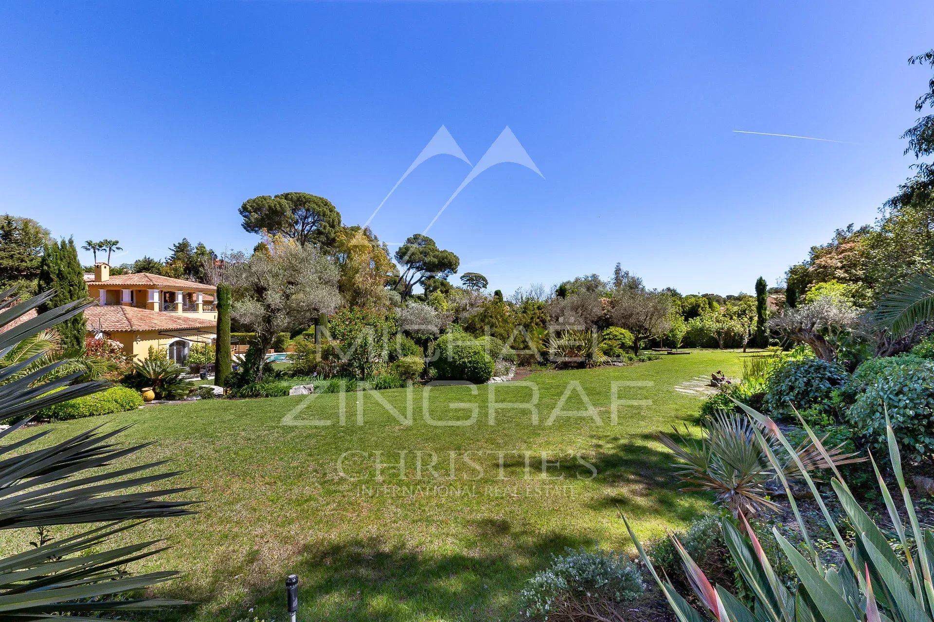 exceptional property in the heart of Cap d'Antibes - walking distance Keller beach