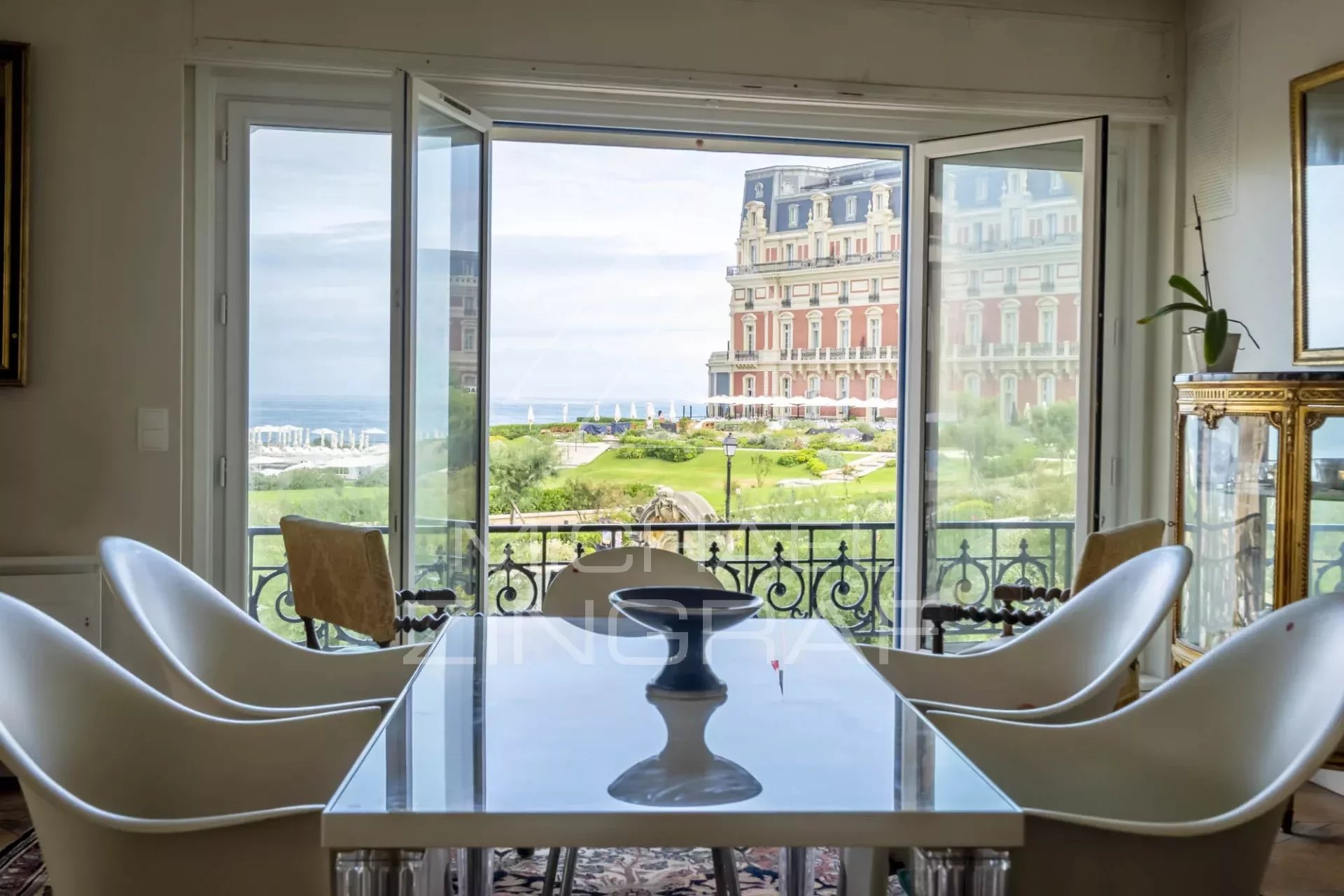 Sublime frontline flat with sea and Palace views heart of Biarritz