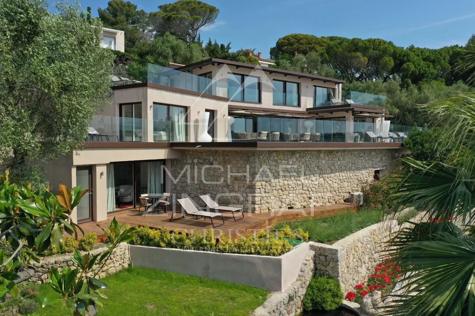 Mougins - Contemporary villa with panoramic sea view - 7 bedrooms