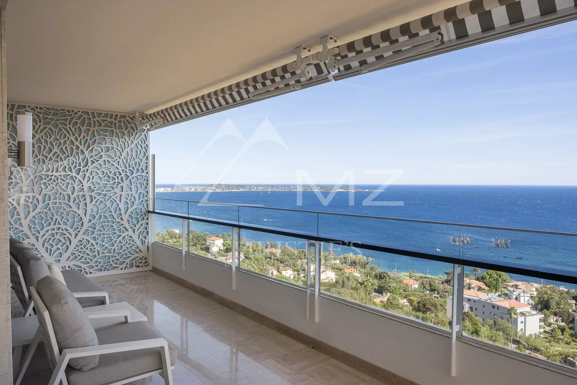 Magnificent Apartment with breathtaking sea view