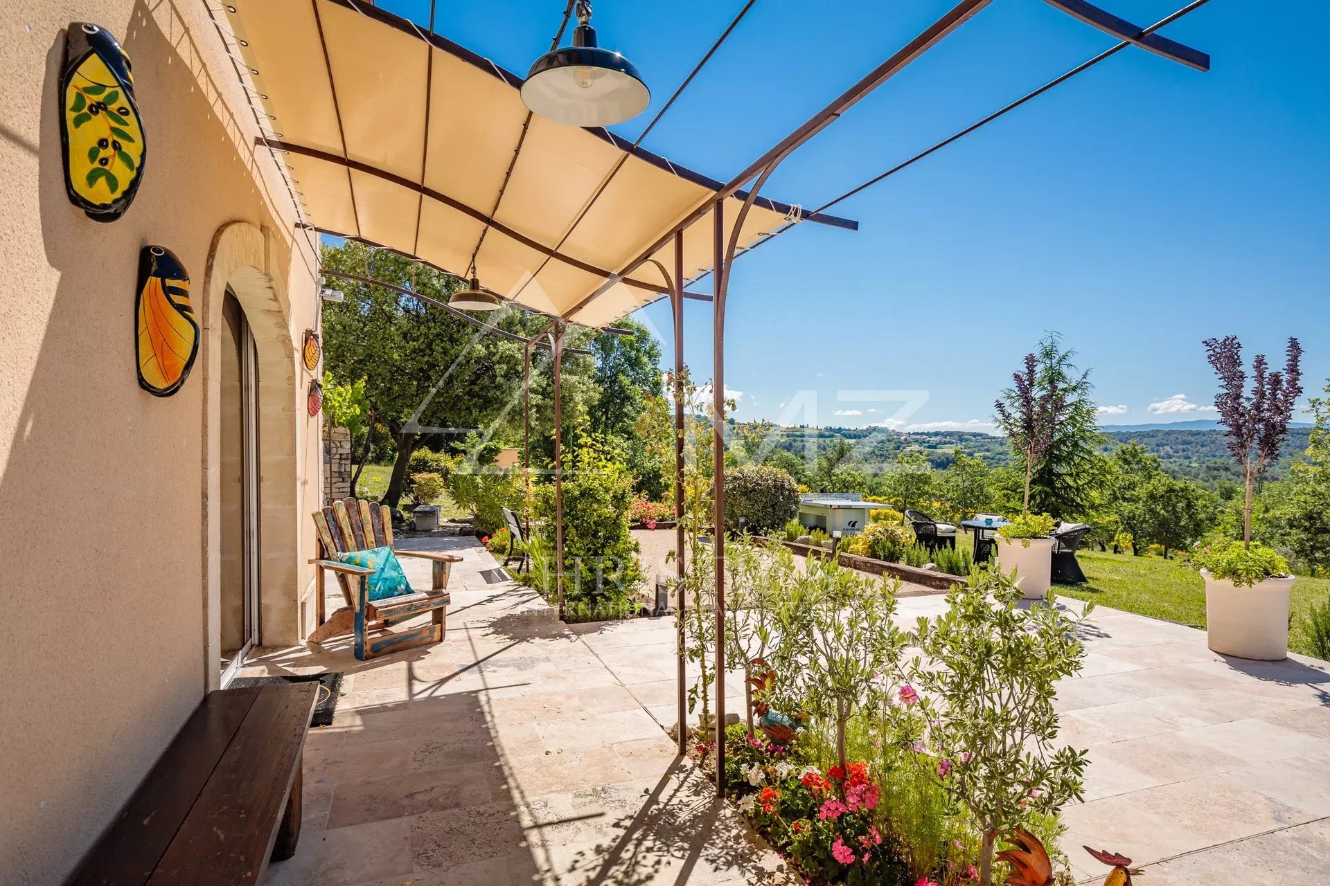 Close to Gordes - Beautiful Bastide with open view