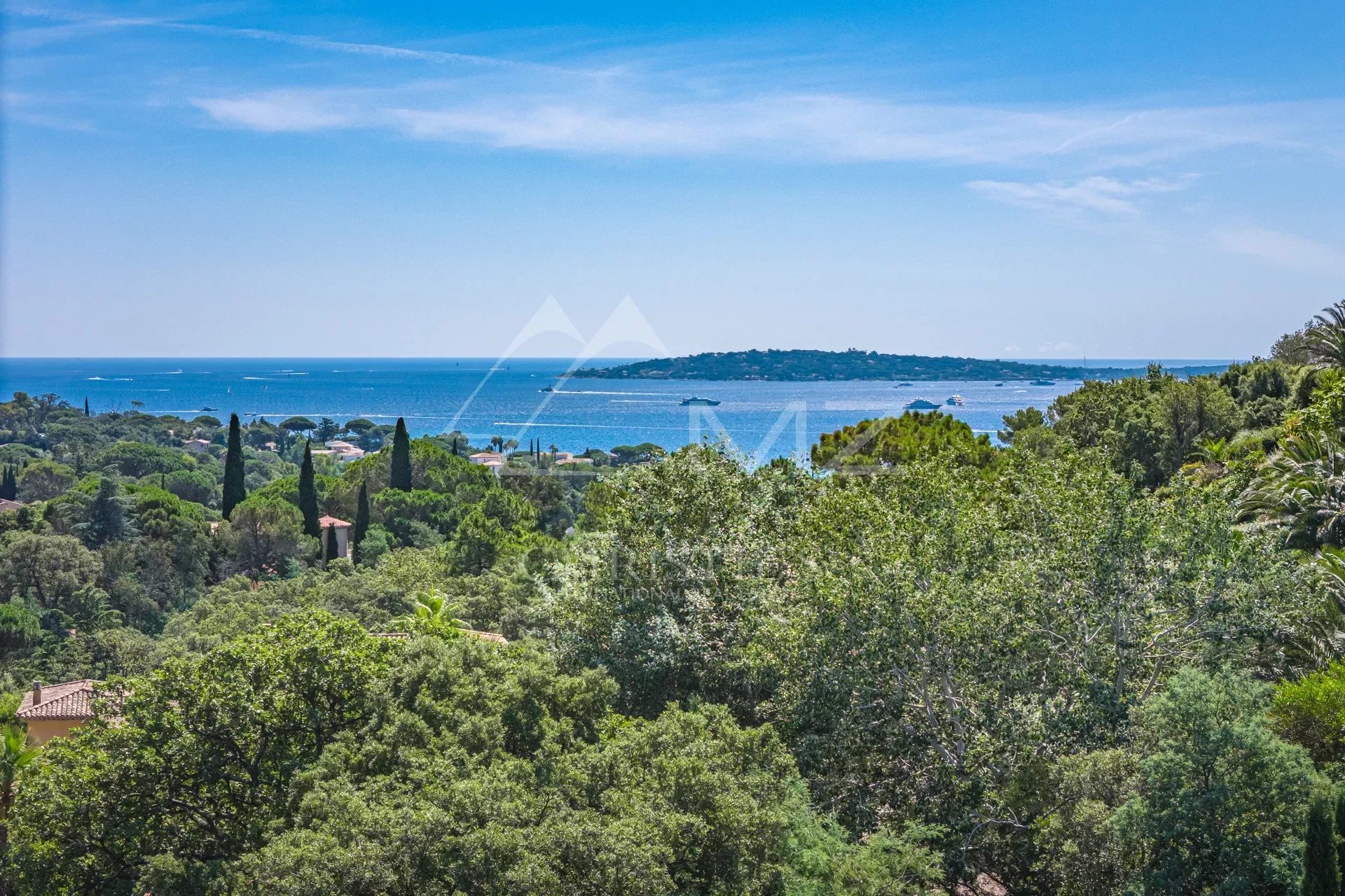 UP FOR GRABS - VILLA TO RENOVATE WITH SEA VIEW - GRIMAUD