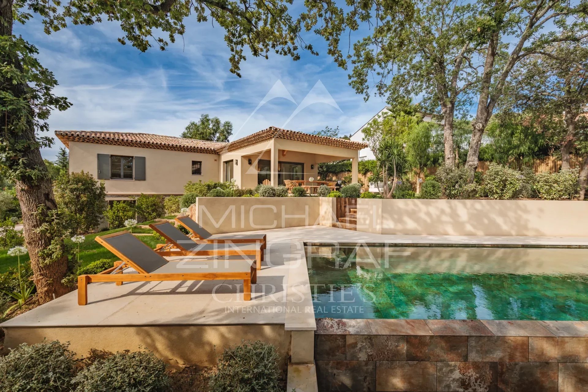 Exceptional Contemporary Property - Near Saint-Tropez