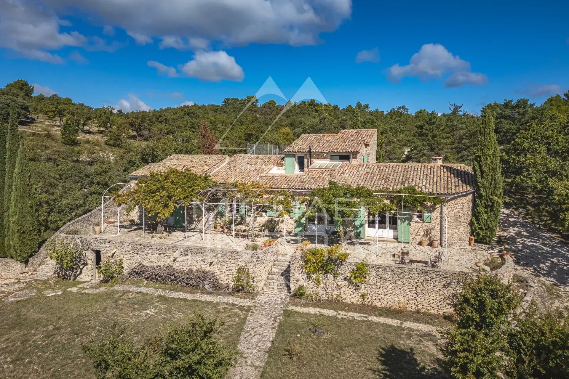 Wunderschönes Anwesen mit atemberaubendem Blick auf den Luberon