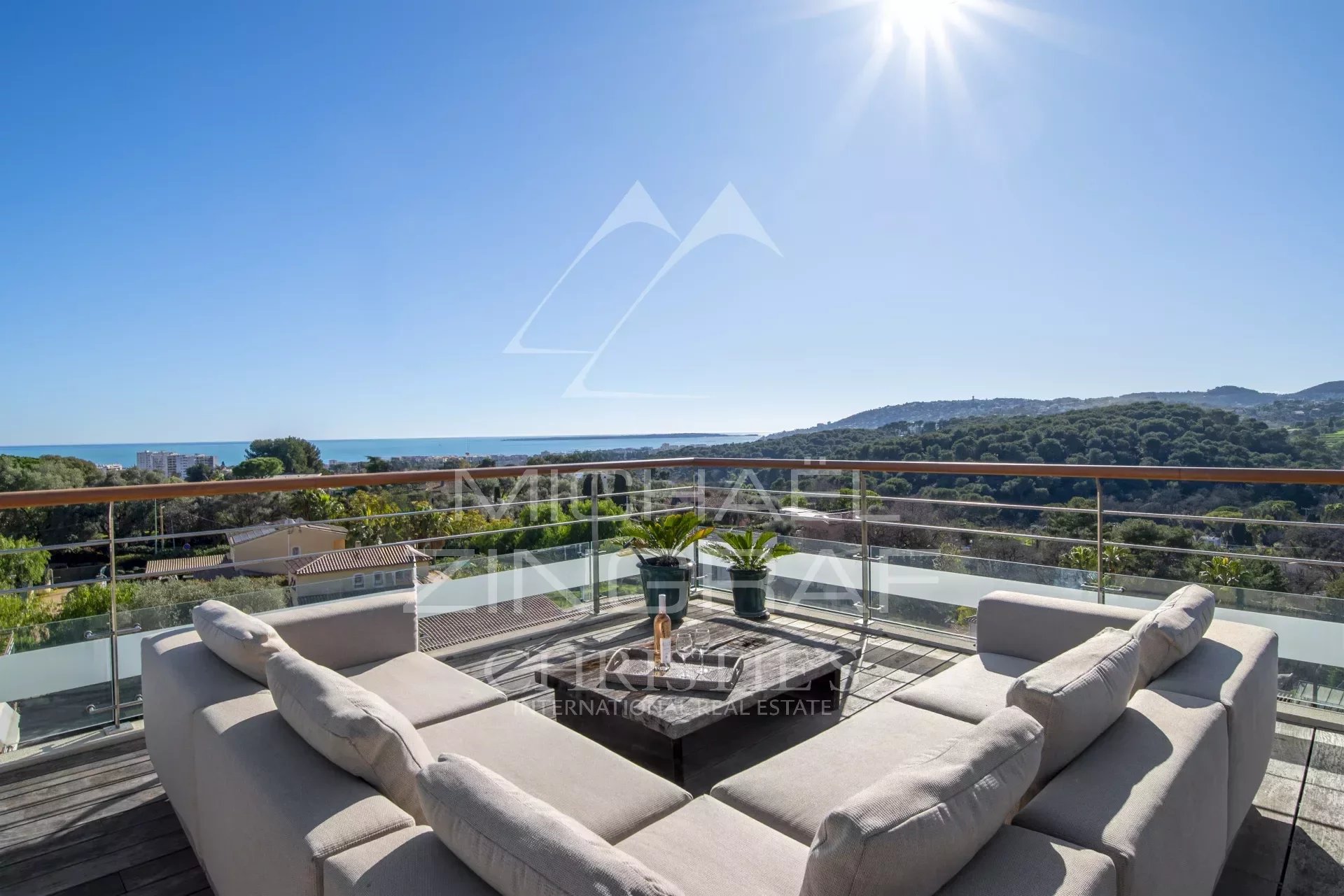 Antibes - Superb penthouse - Panoramic sea viewHOUSE