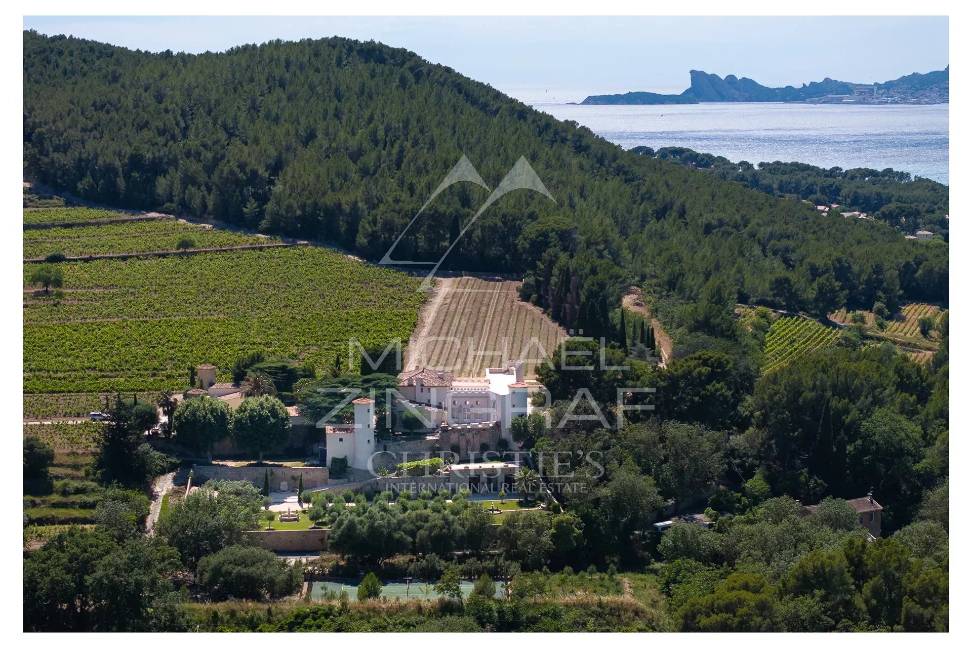 Saint-Cyr-sur-Mer, provenzalische Schloss im Herzen der Weinberge