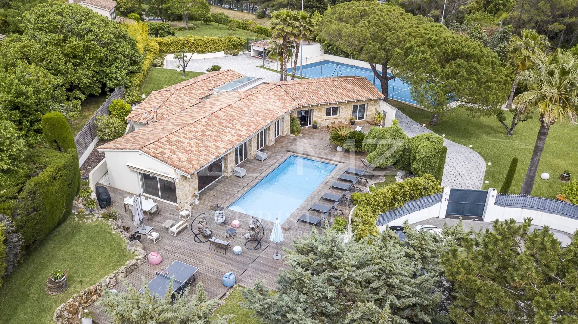 Villa de plain-pied proche Mougins Village