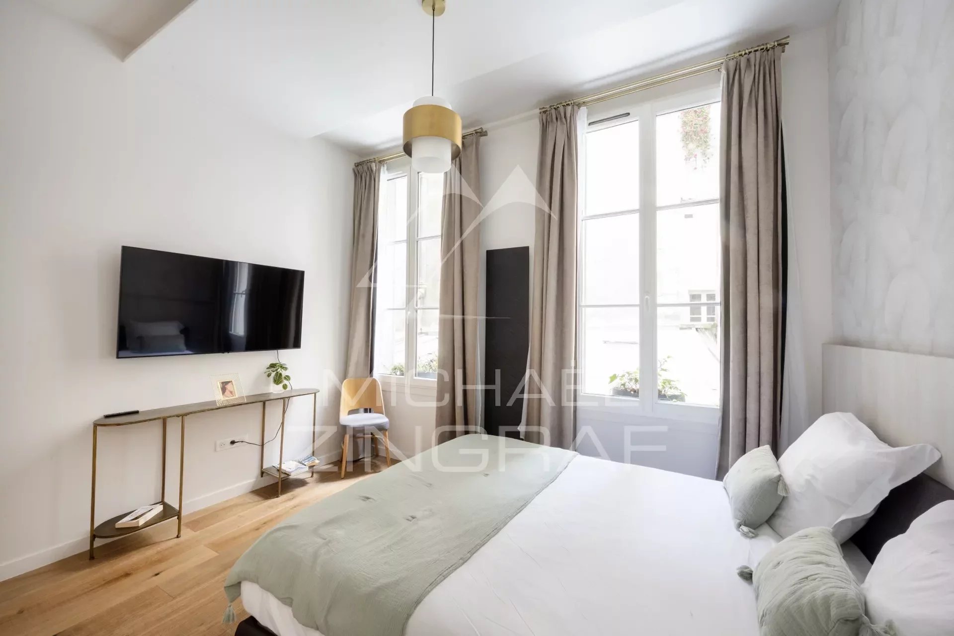 Sale apartment - full heart of the Marais - completely renovated