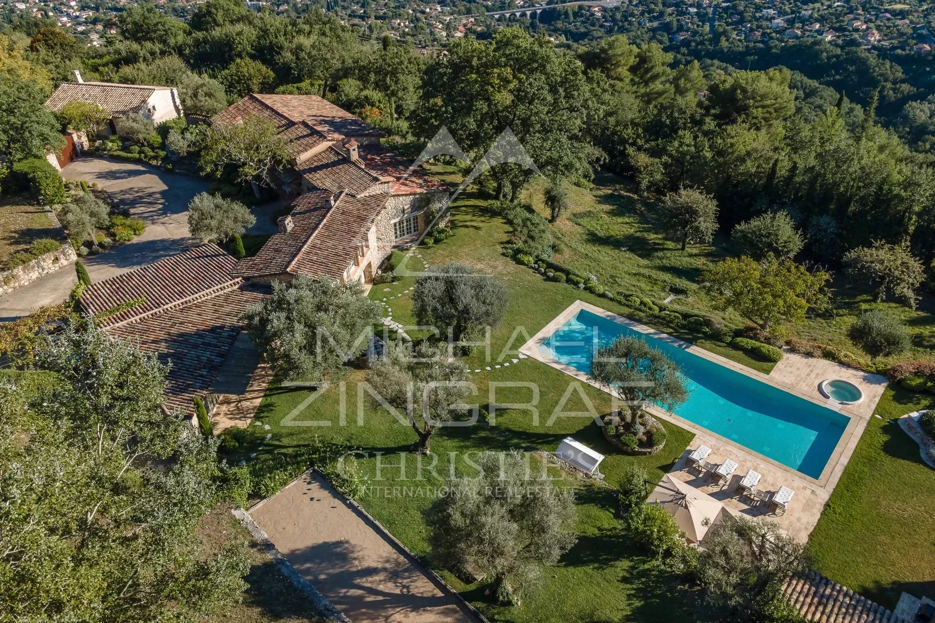 Close to Saint-Paul-de-Vence - Sublime sheepfold