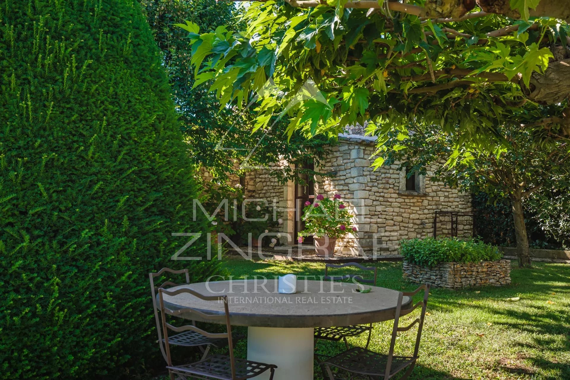 MAS DE HAMEAU AVEC VUE ET PISCINE