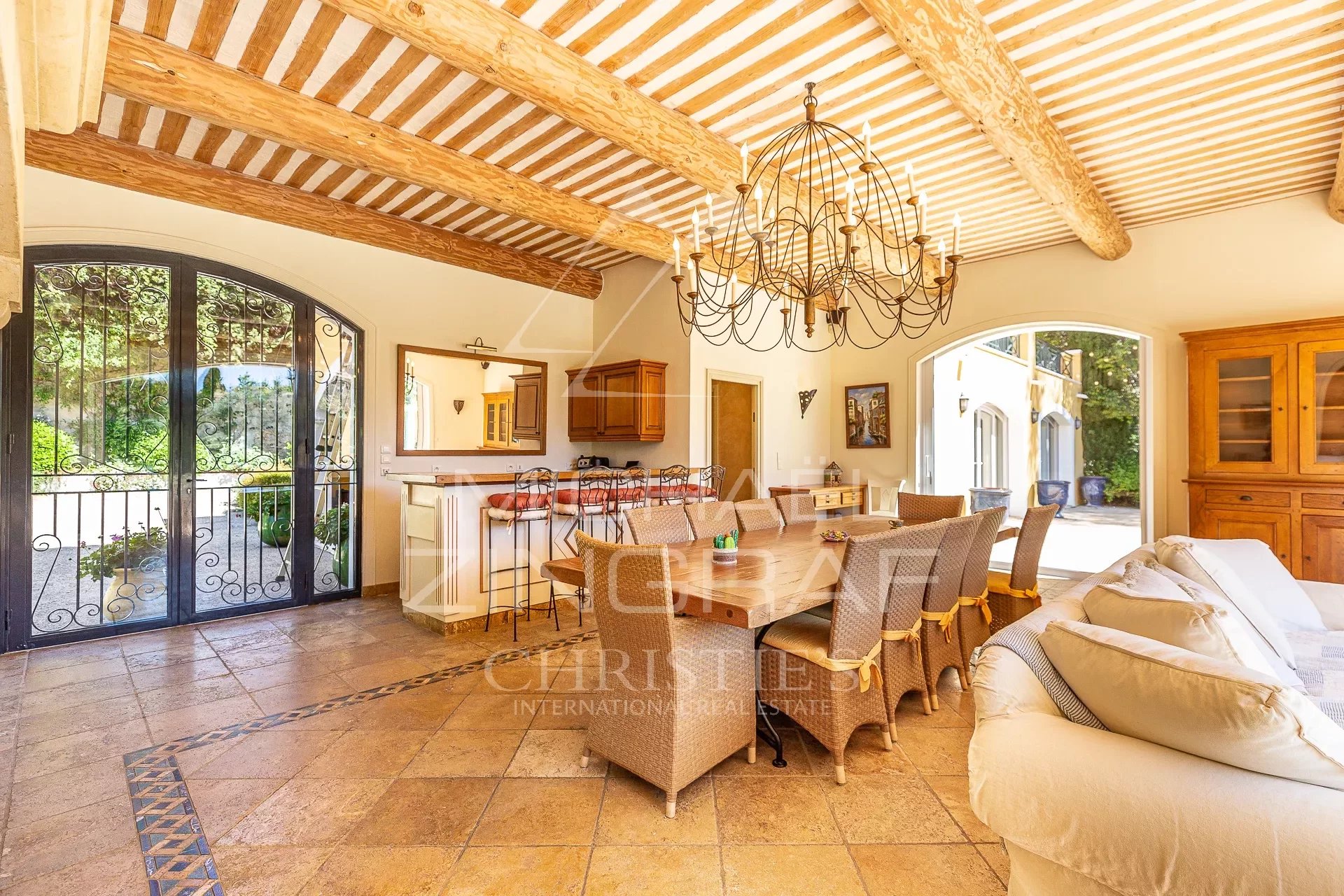 exceptional property in the heart of Cap d'Antibes - walking distance Keller beach