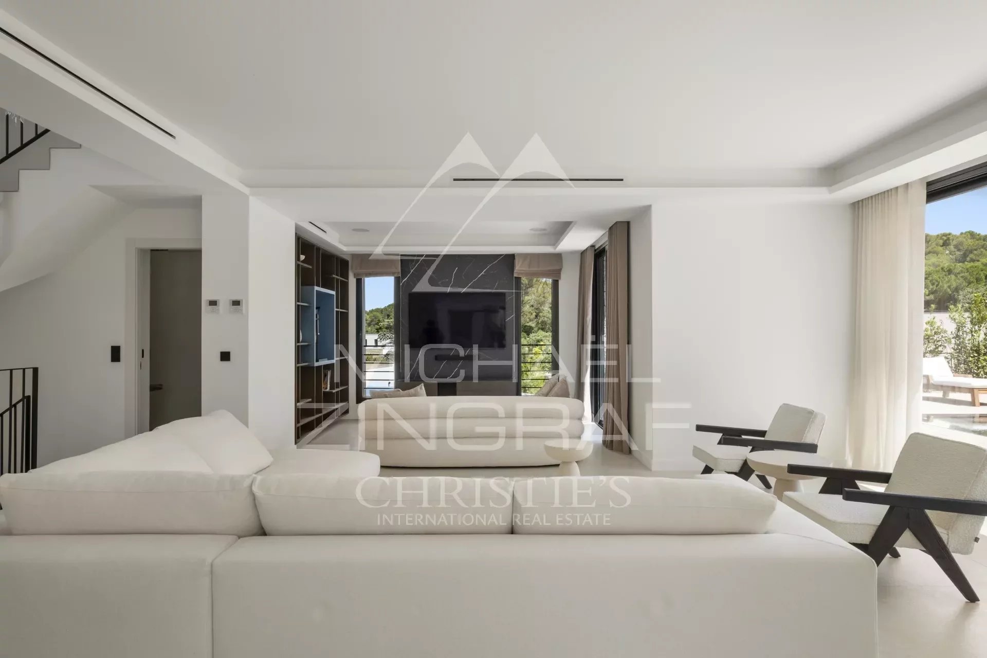 Close to Mougins and Valbonne - Contemporary villa - 3 bedrooms