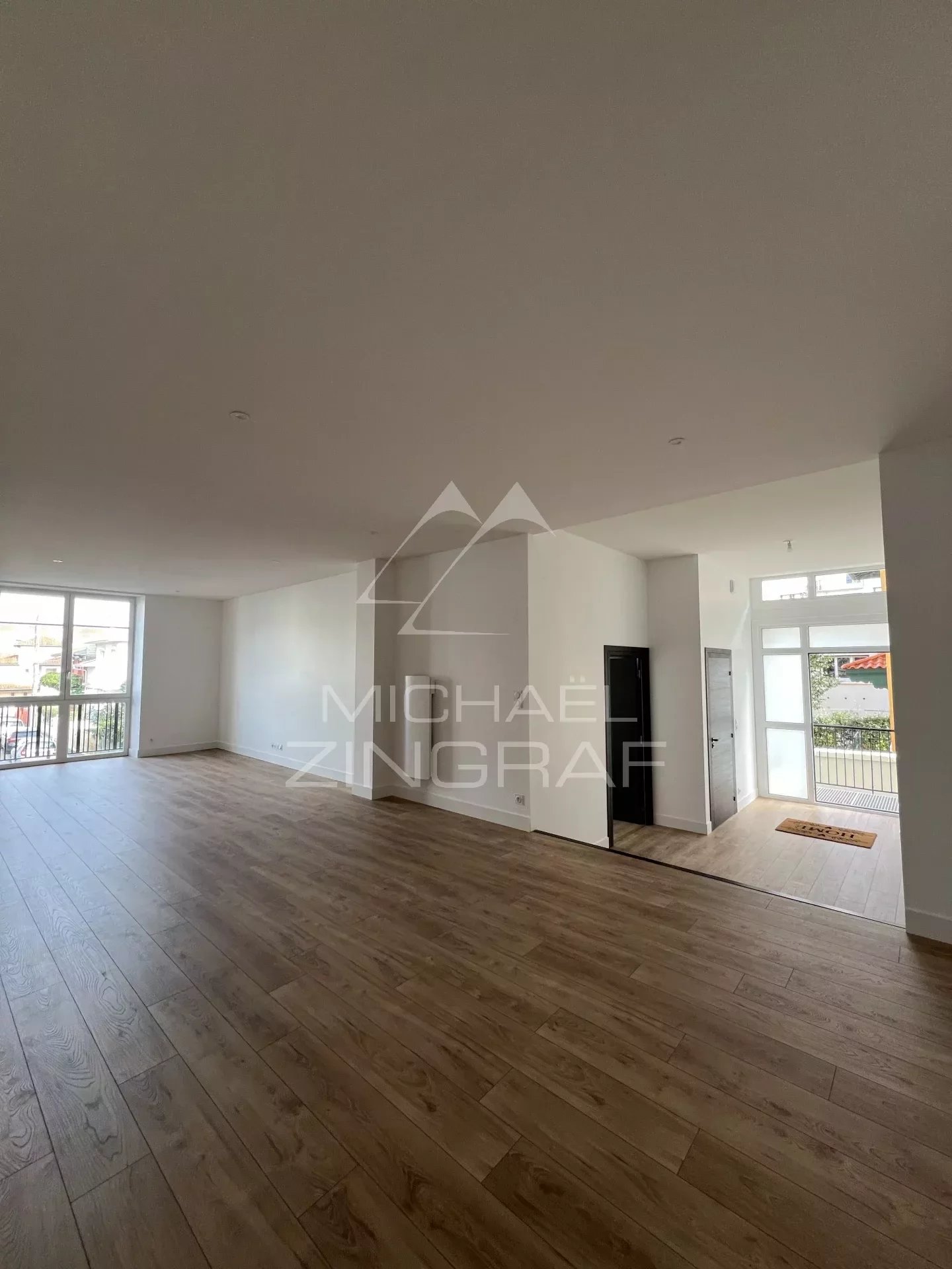 Bayonne, proche Arènes, bel appartement familial contemporain refait à neuf