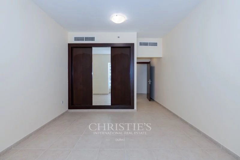 High-Floor|Partial Sea Views|Great Layout | Vacant