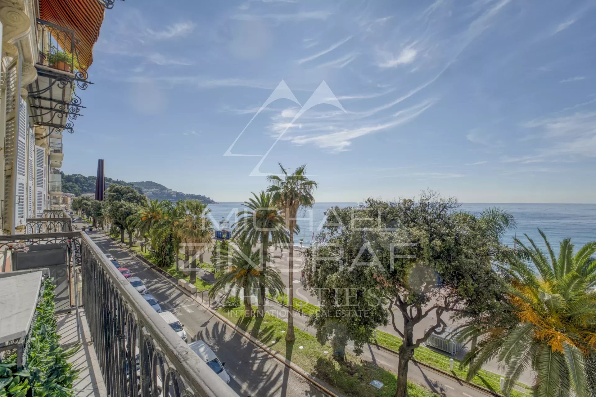 SUPERBE APPARTEMENT DE 4 PIÈCES AU CŒUR DE NICE